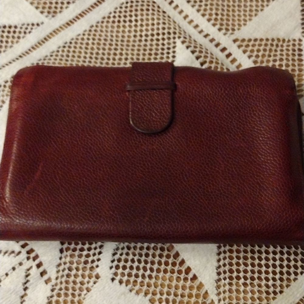 Unbranded leather wallet